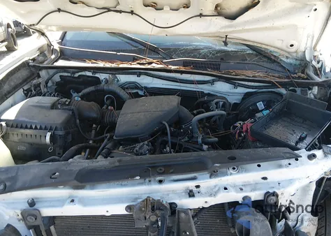 2020 Toyota Tacoma Sr z USA, uszkodzony, nr VIN 5TFAX5GNXLX185085